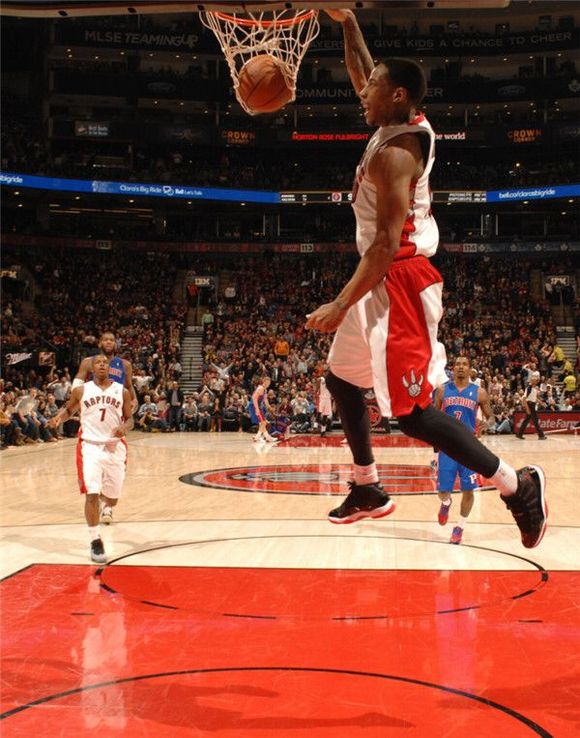 她必须在确 她必须在确