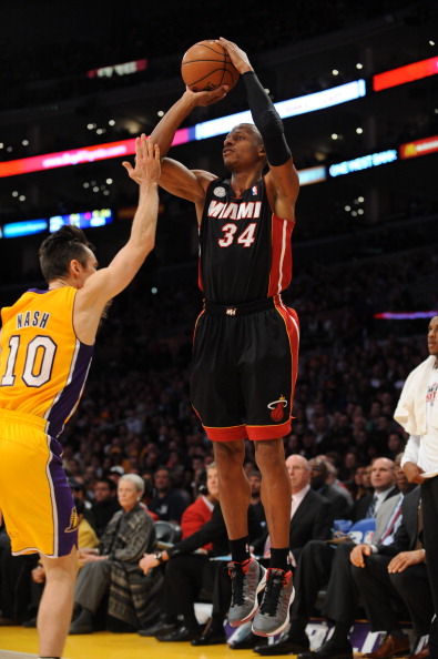 球迷们自发 球迷们自发